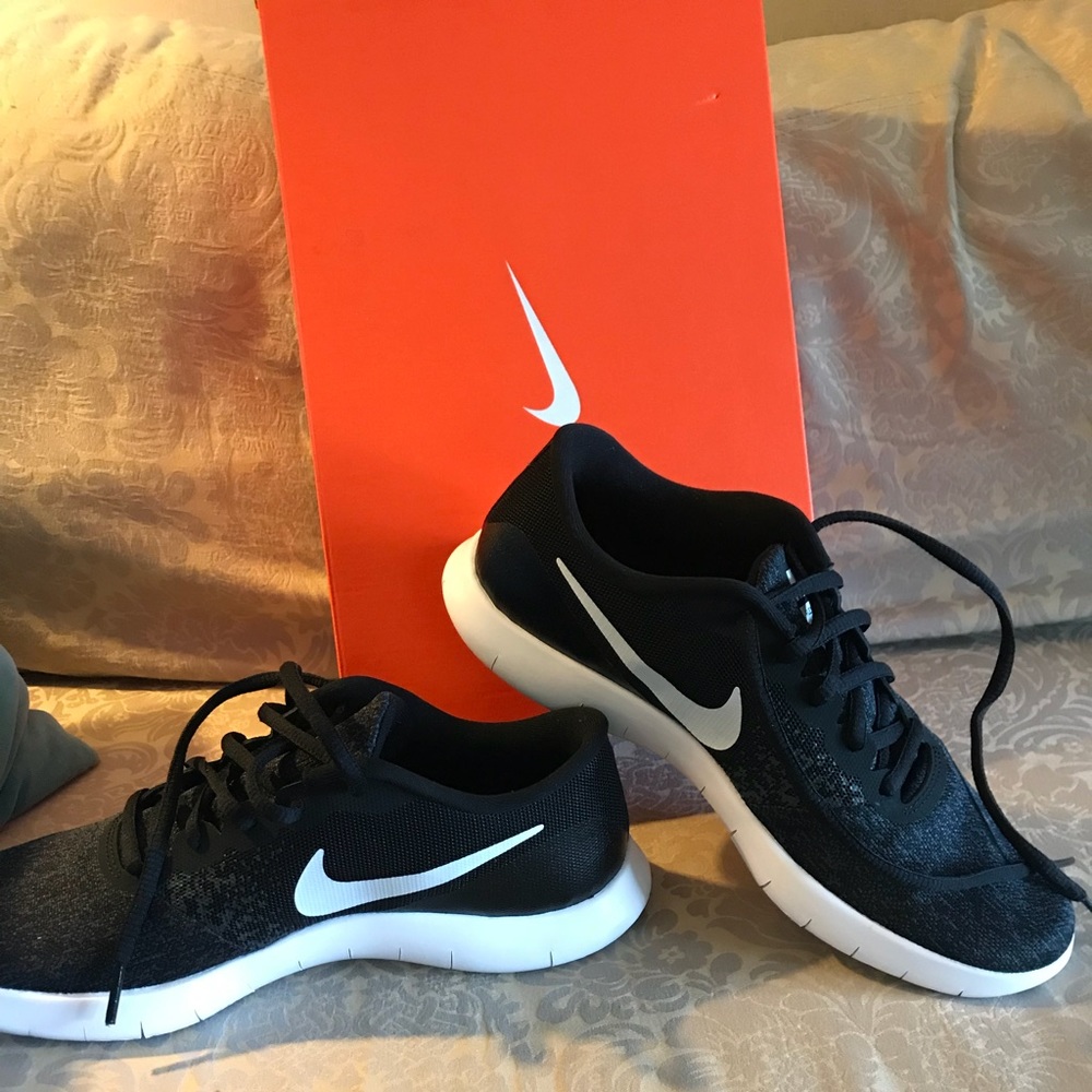 Nike Flex Contact Shoes